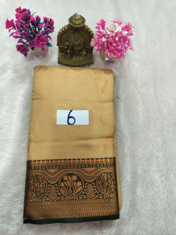 Vaira oosi Pattu saree